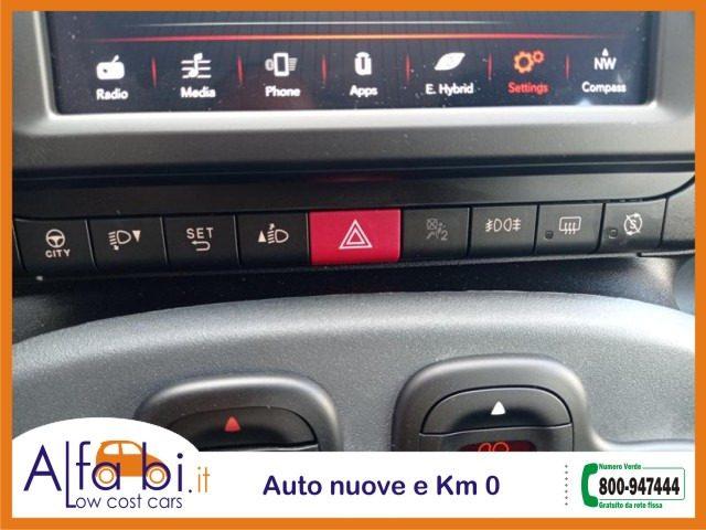 FIAT Panda 1.0 FireFly 70CV Hybrid Cross (RED)