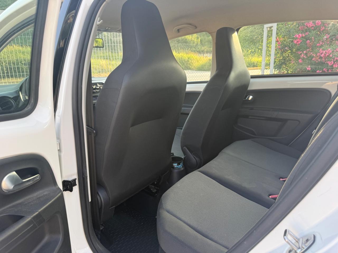 Volkswagen up! 1.0 5p Metano 4.499€ PERMUTE