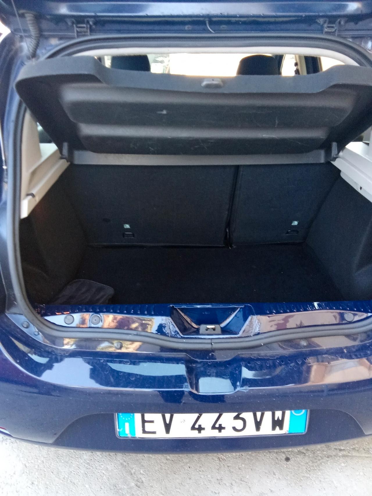 Dacia Sandero 1.2 GPL 75CV 014