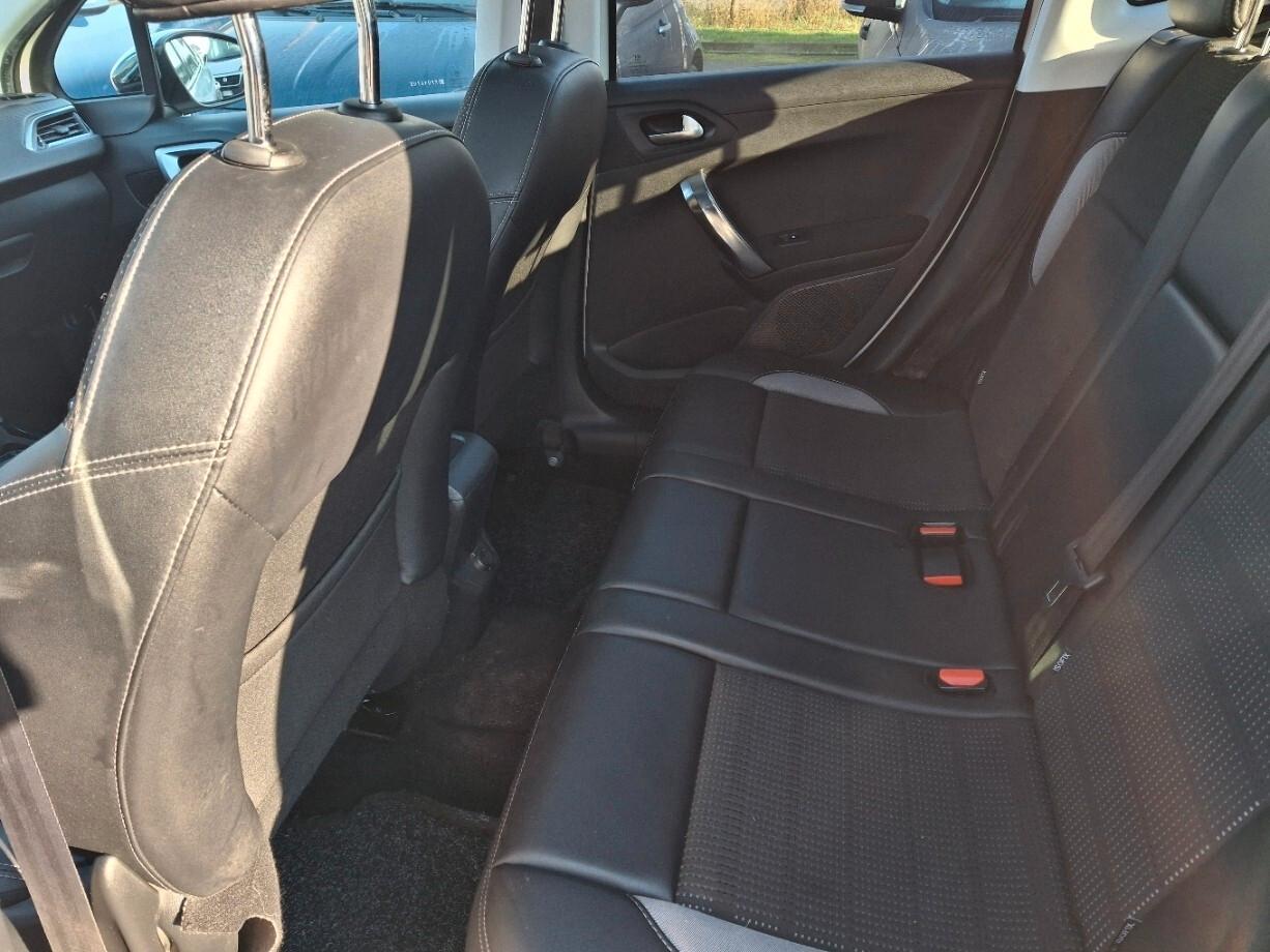 Peugeot 2008 1.6 e-HDi 92 CV Stop&Start Allure