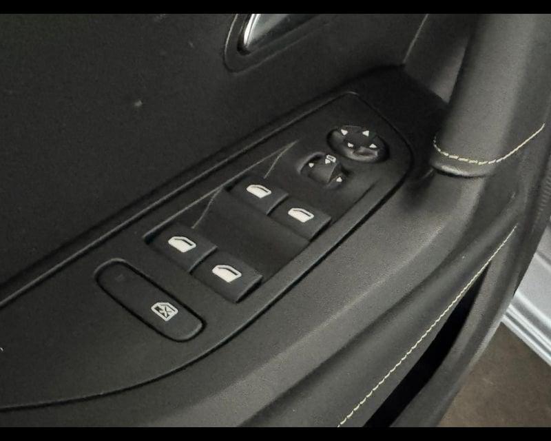 Peugeot 2008 2ª serie PureTech 130 S&S EAT8 GT