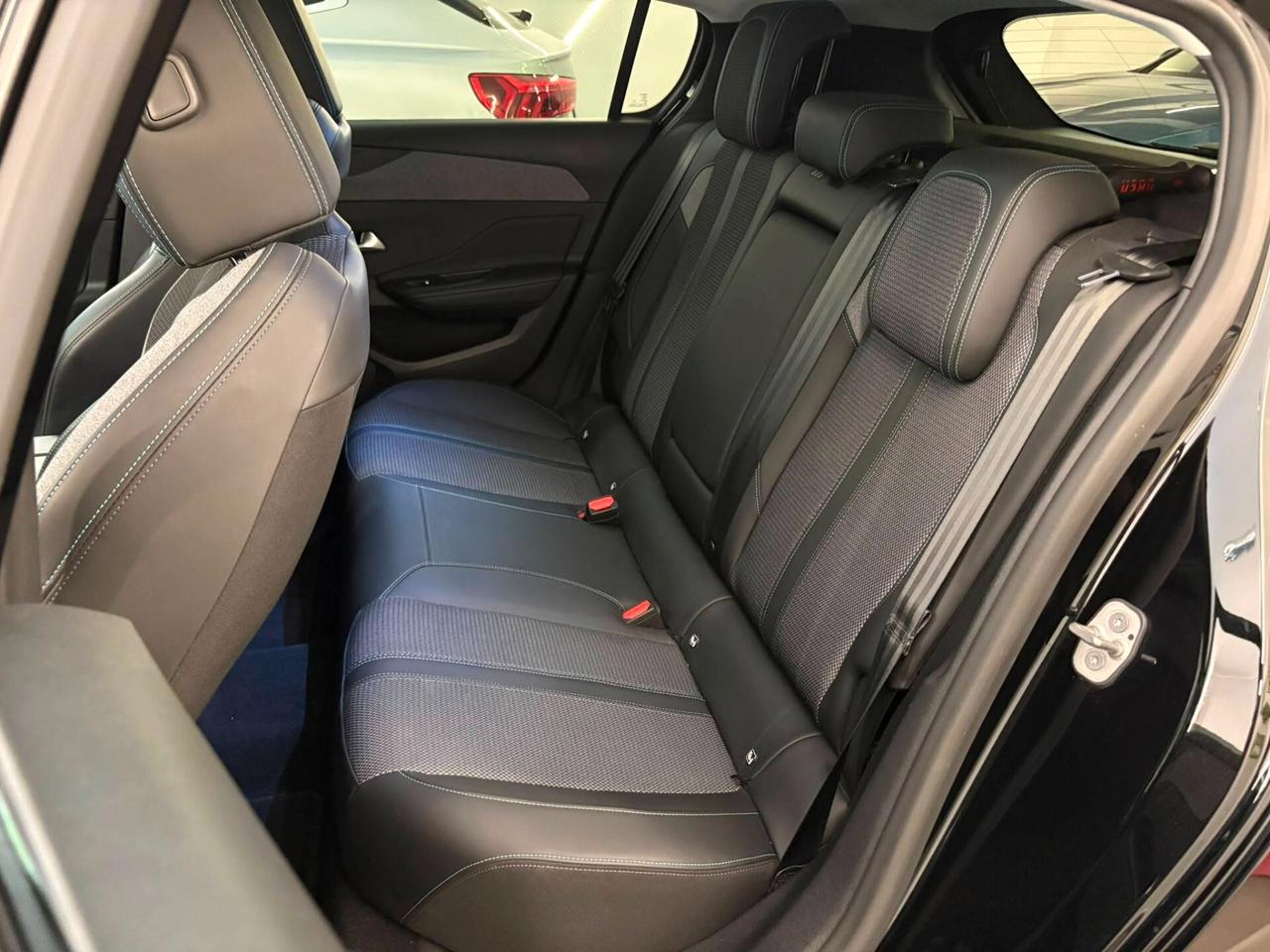 Peugeot 308 1.5 EAT8 Allure 130cv - 2023