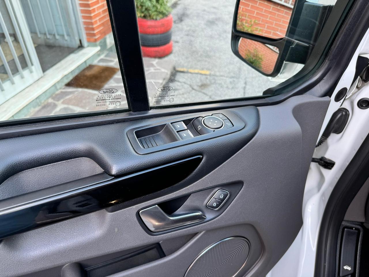 Ford Tourneo Custom Tourneo Custom 320 2.0 TDCi 130CV PC Trend