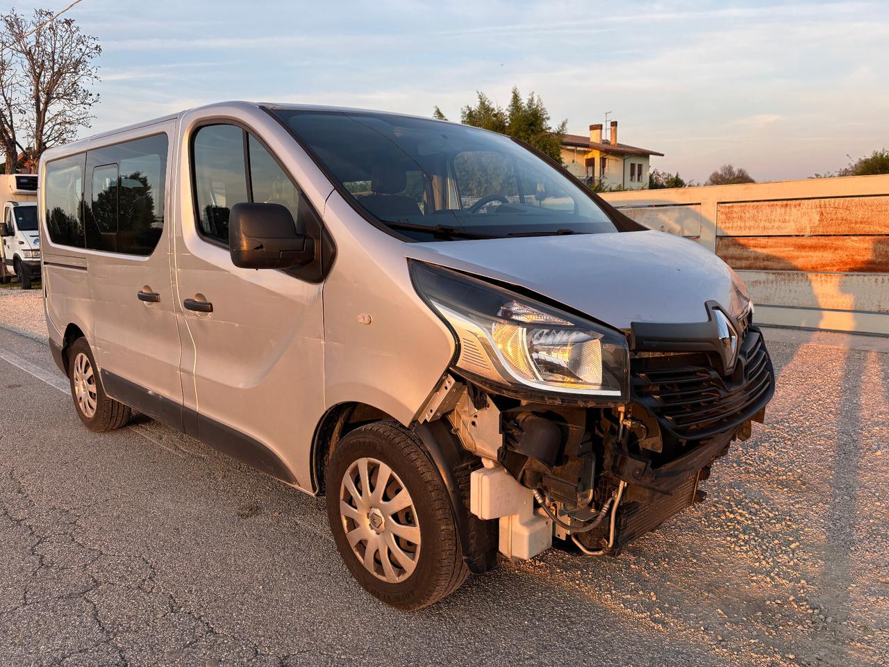 Renault Trafic T29 1.6 dCi 115CV 9 POSTI