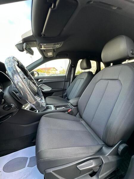 Audi Q3 45 TFSI e S tronic Line Identity Black