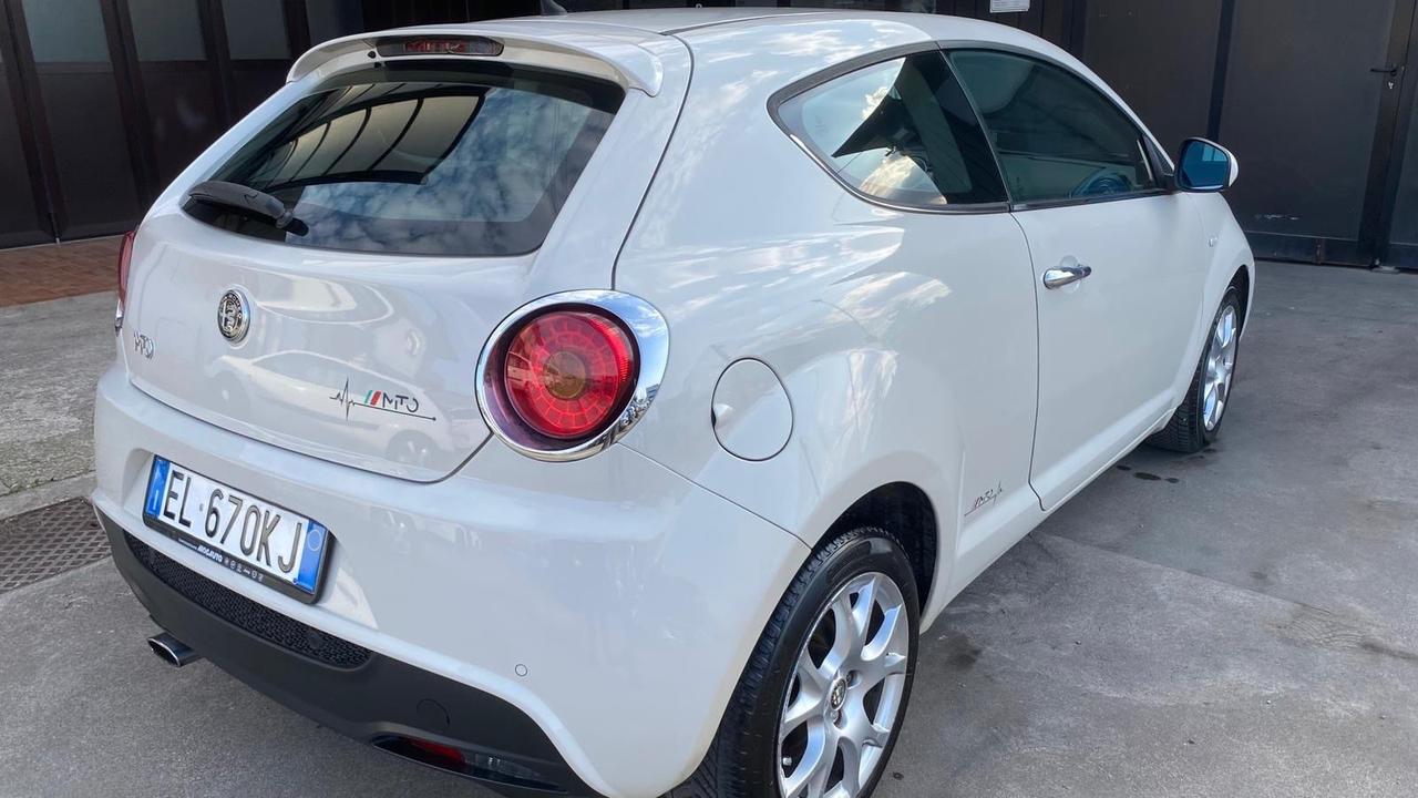 Alfa Romeo MiTo 1.6 JTDm-2 S&S Distinctive Sport Pack