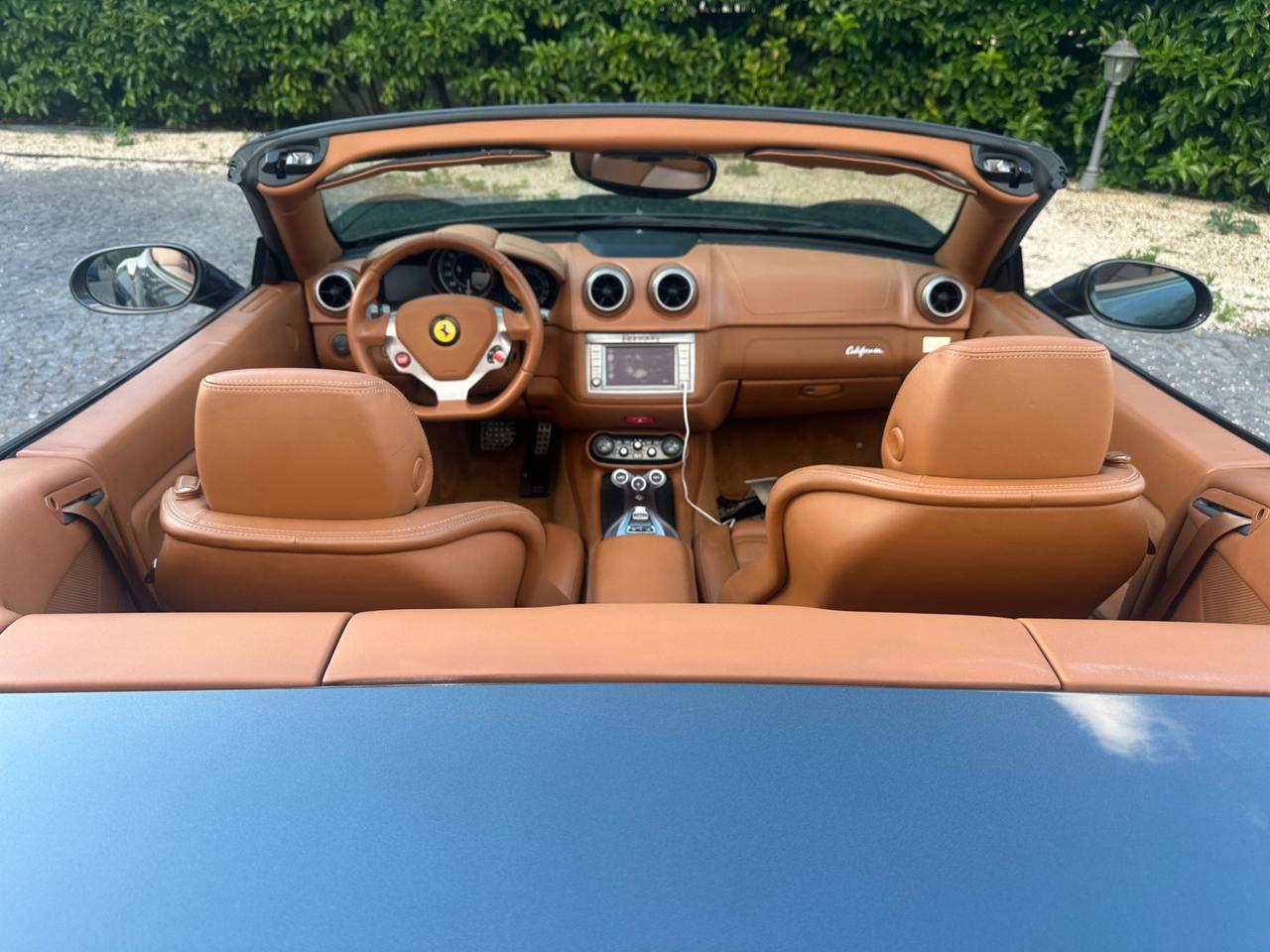 Ferrari California DCT grigio silverstone