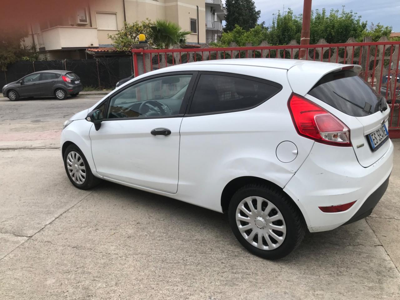 Ford Fiesta autocarro