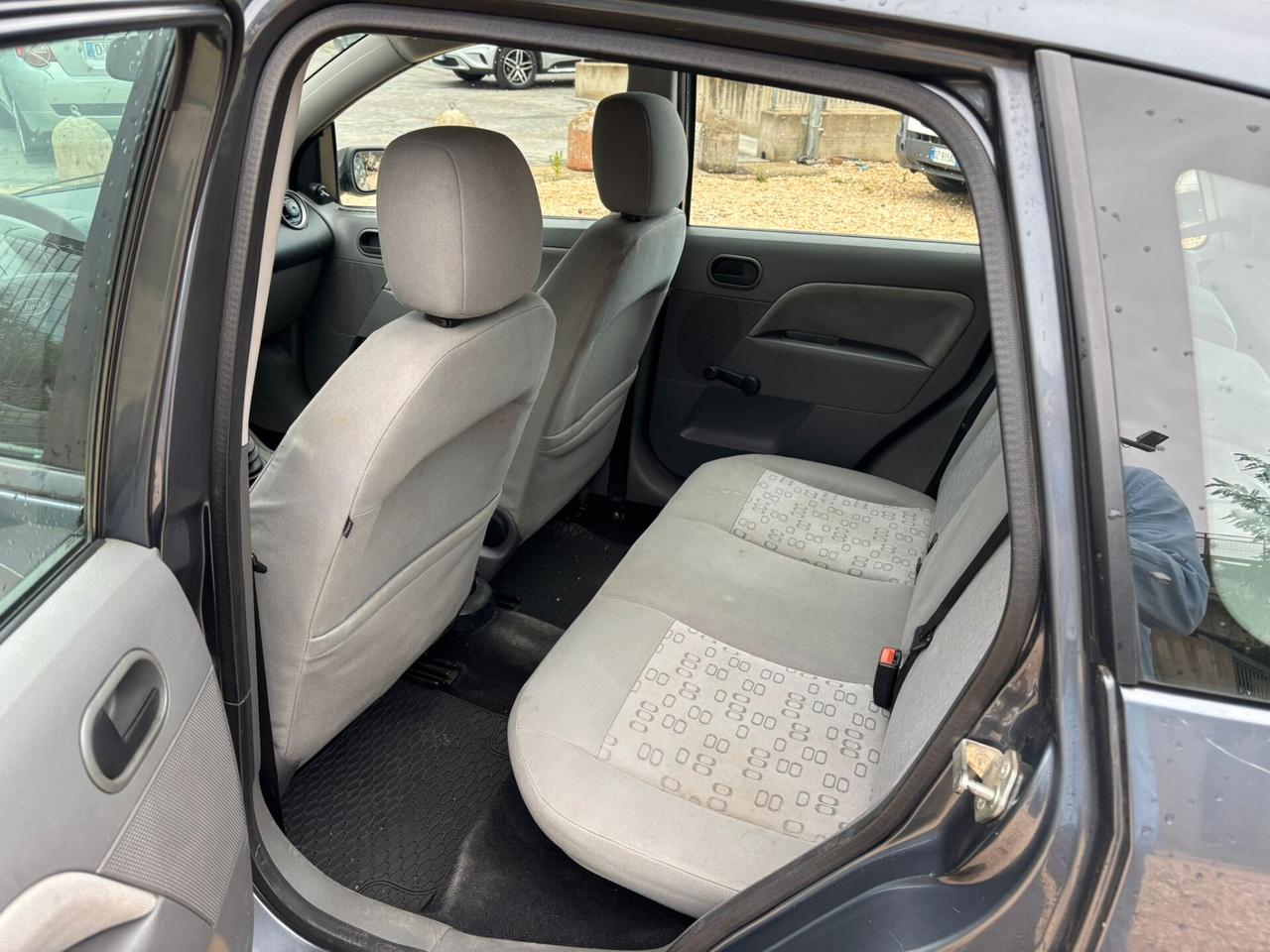 Ford Fiesta 1.2 16V 5p. Ambiente