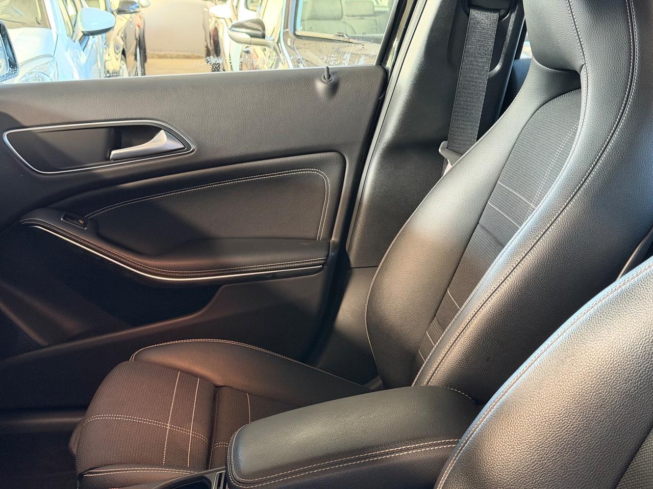Mercedes-benz GLA 200 d Automatic Premium EURO 6 Tagliandi certificati
