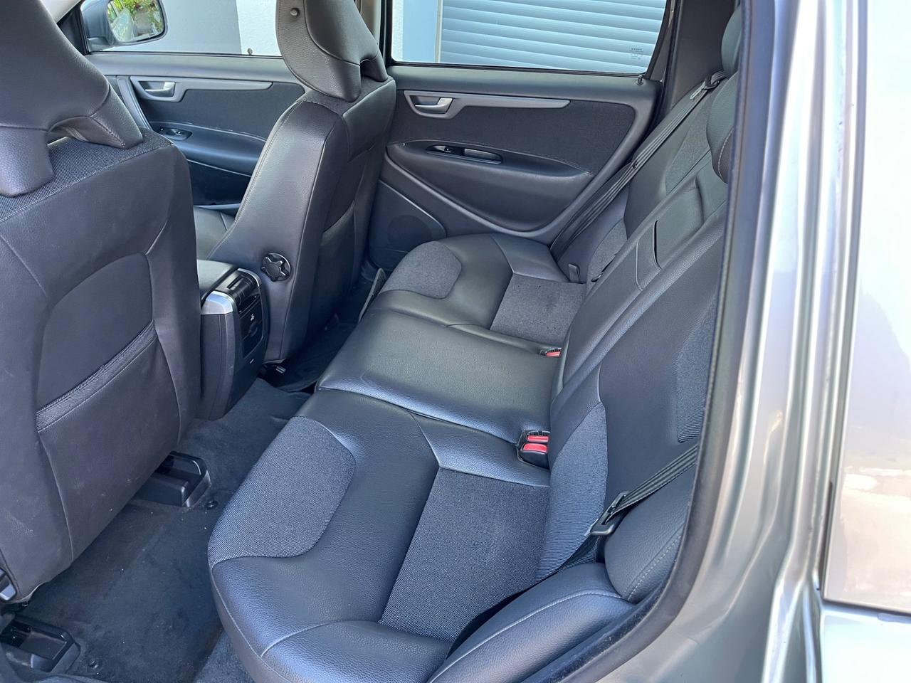 Volvo XC 70 XC70 D5 AWD Momentum