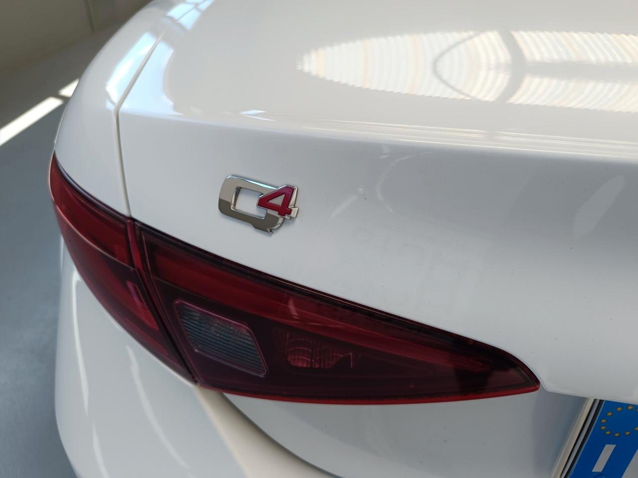 Alfa Romeo Giulia 2.2 Turbodiesel 210 CV AT8 AWD Q4 Veloce