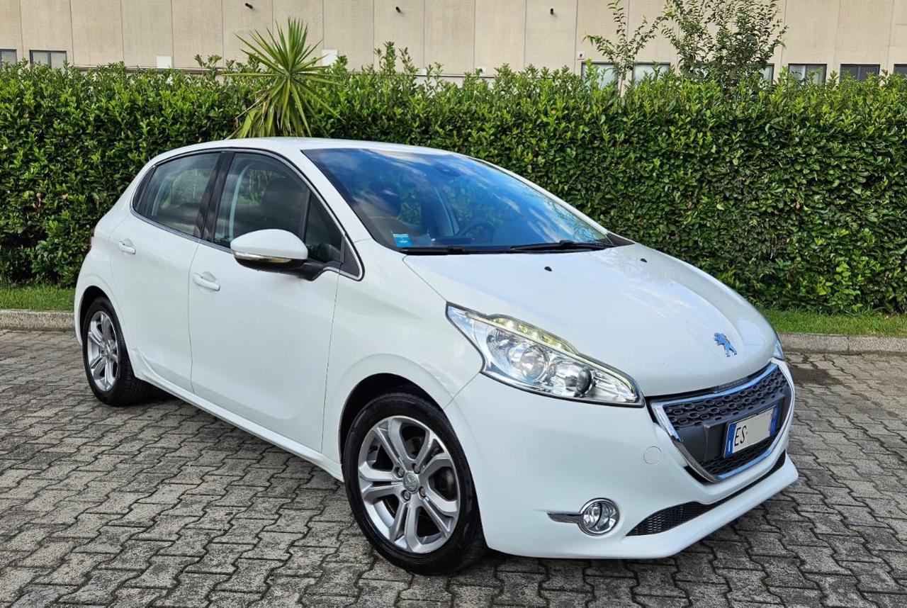Peugeot 208 1.4 HDi 68 CV Allure EURO5B
