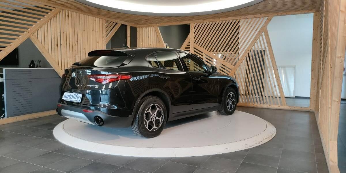 Alfa Romeo Stelvio 2.2 t Business rwd 160cv auto