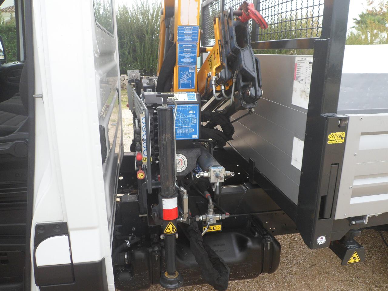 Iveco Daily 35c14 ribaltabile con gru