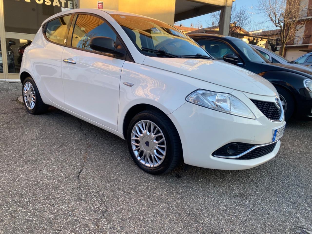 Lancia Ypsilon 1.2 69 CV 5 porte GPL Ecochic Silver