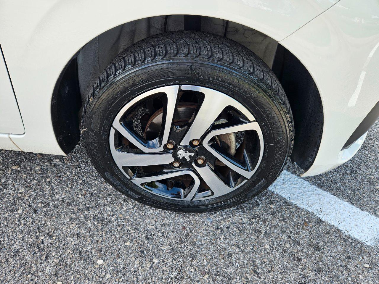 Peugeot 108 5 Porte 108 5p 1.0 vti Allure E6