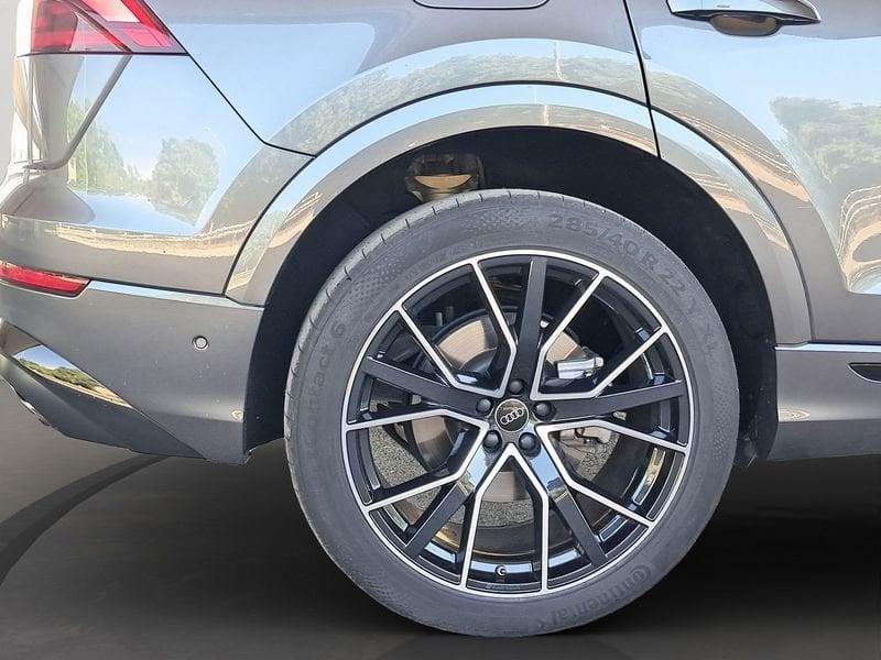 Audi Q8 50 TDI 210kW quattro tip. S Line Edition