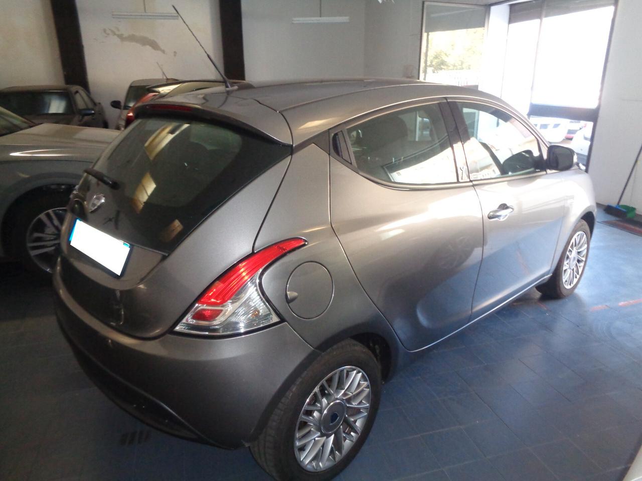 Lancia Ypsilon 1.2 69 CV 5 porte Gold (Finanziabile)