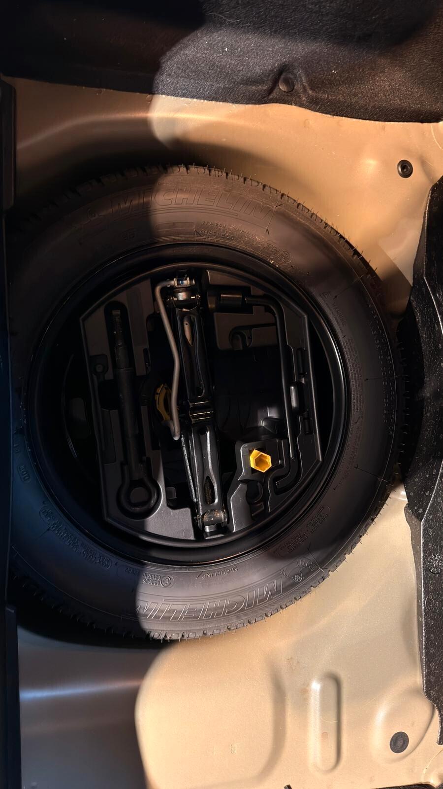 Peugeot 208 PureTech 82 5 porte Allure