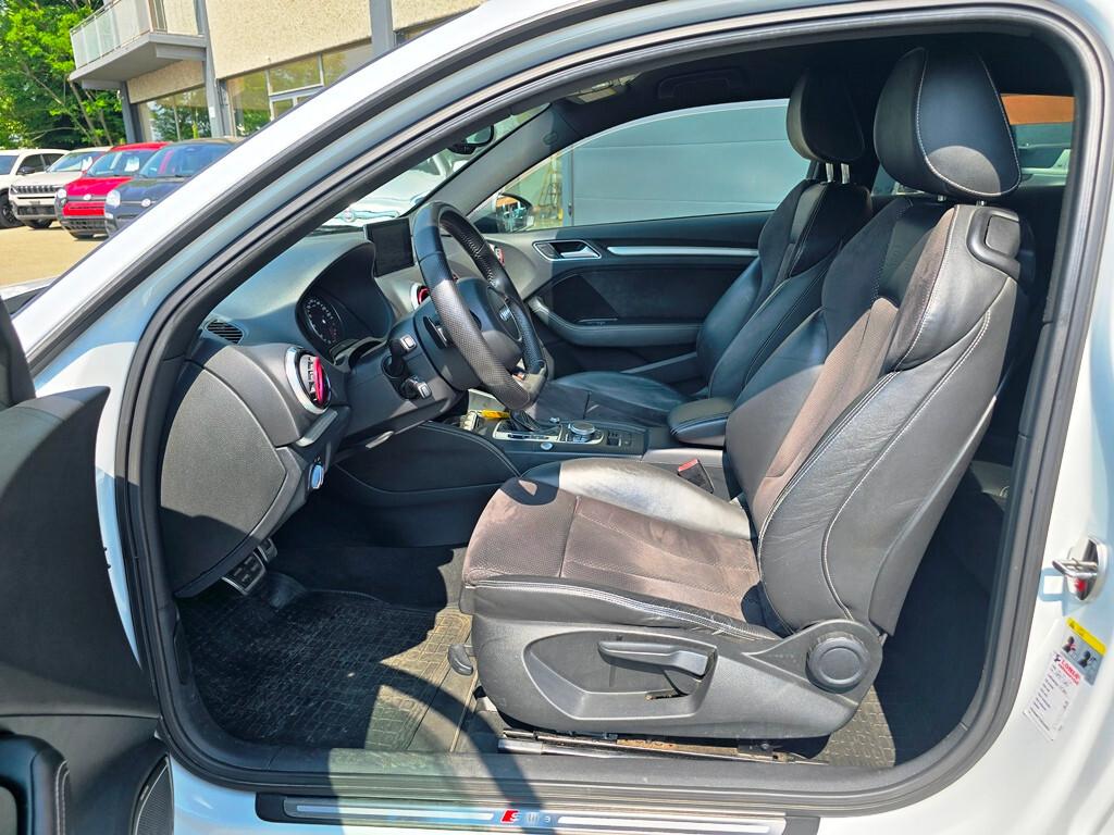 Audi A3 1.8 TFSI 180CV S LINE ESTETICA S3