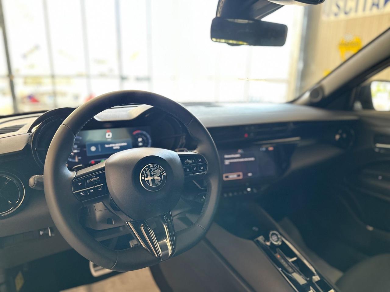Alfa Romeo Junior 1.2 145CV Hybrid eDCT6 Speciale
