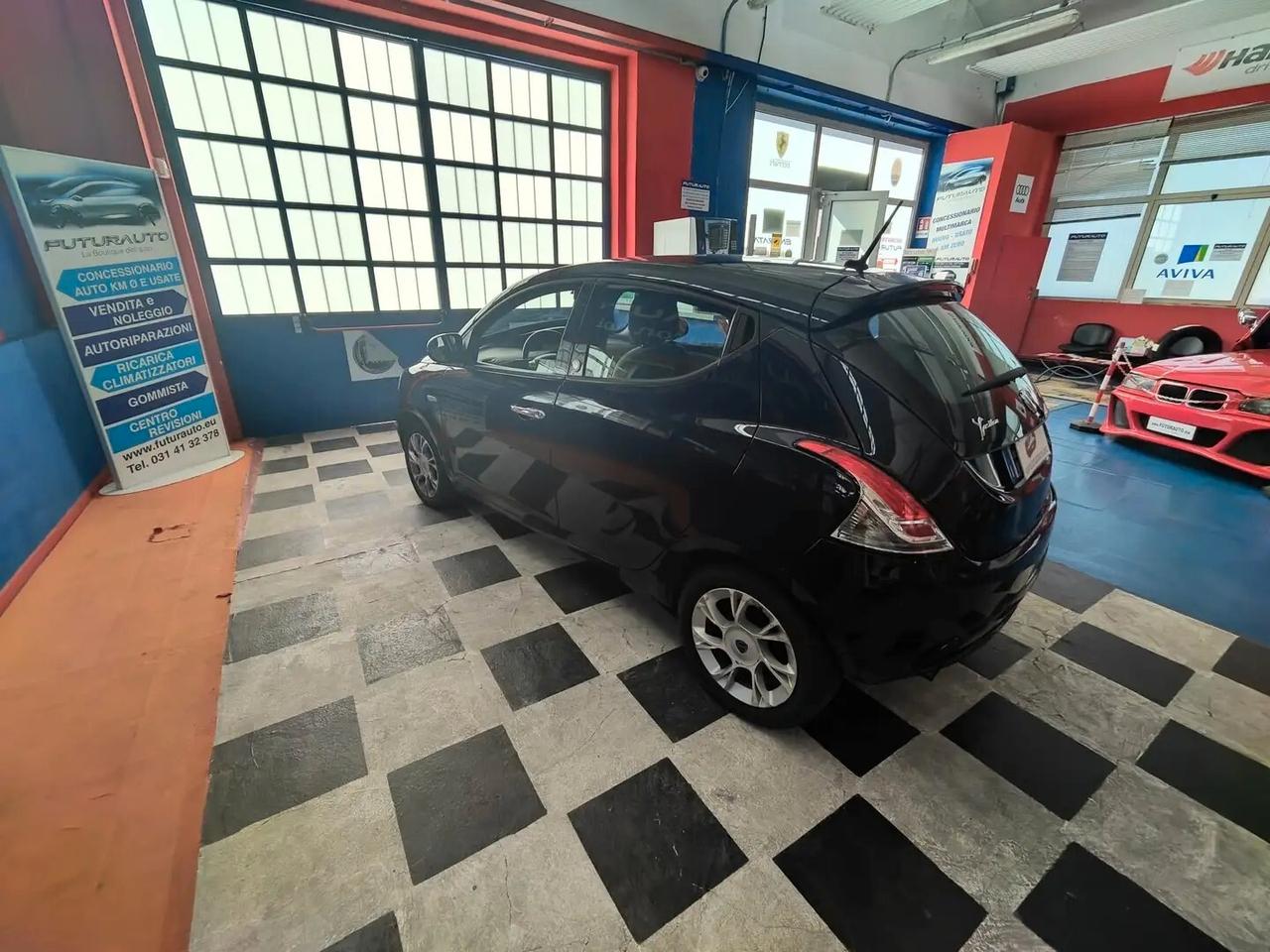 Lancia Ypsilon 5 porte NEOPATENTATO