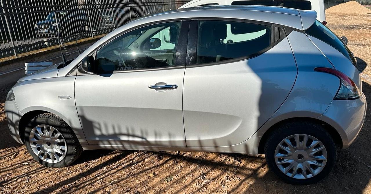 Lancia Ypsilon 1.3 MJT 16V 95 CV 5 porte Elefantino CLIMA MULTIFUNZIONE PDC