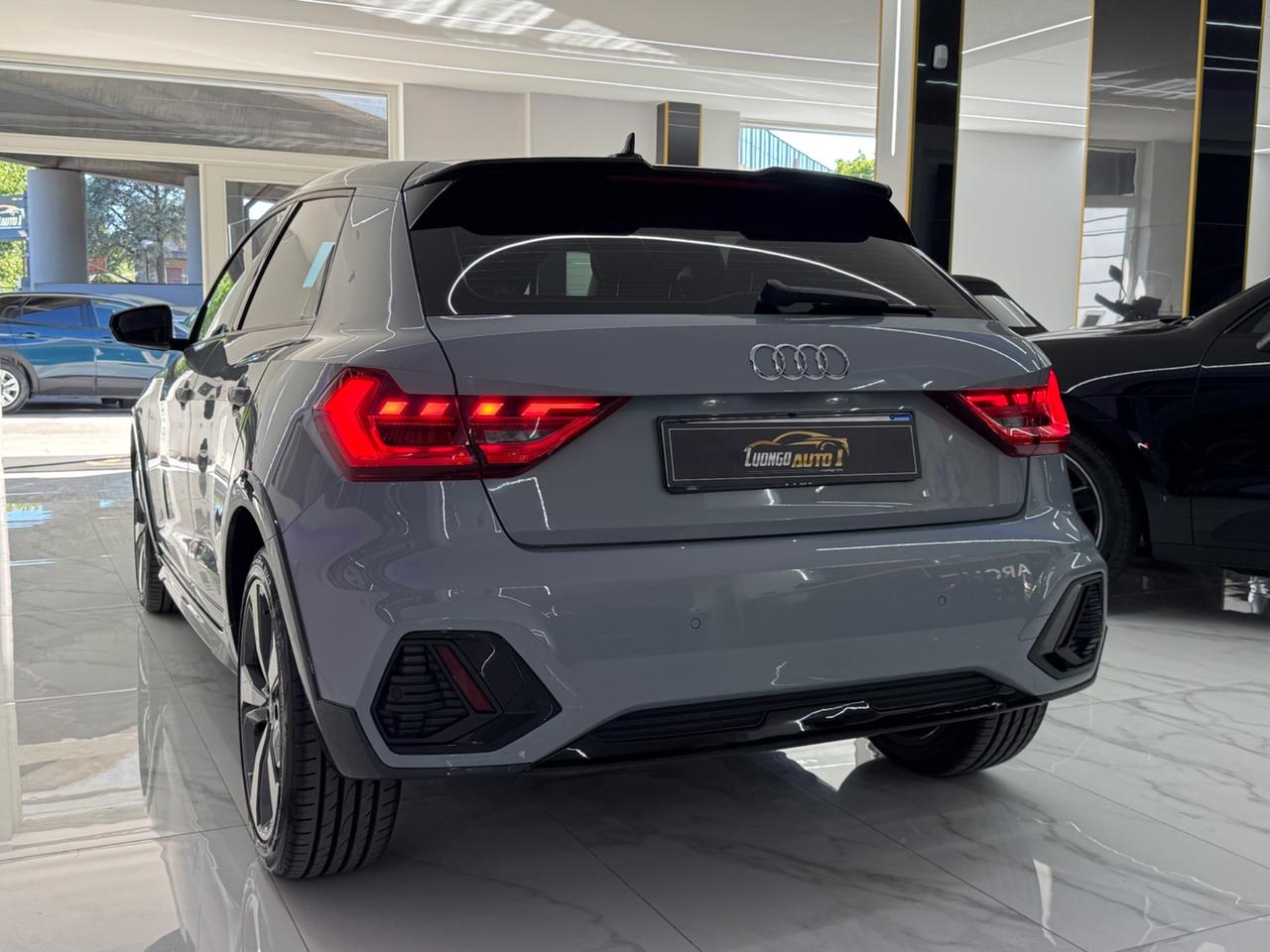 Audi A1 citycarve S- tronic Identity Contrast Iper Full