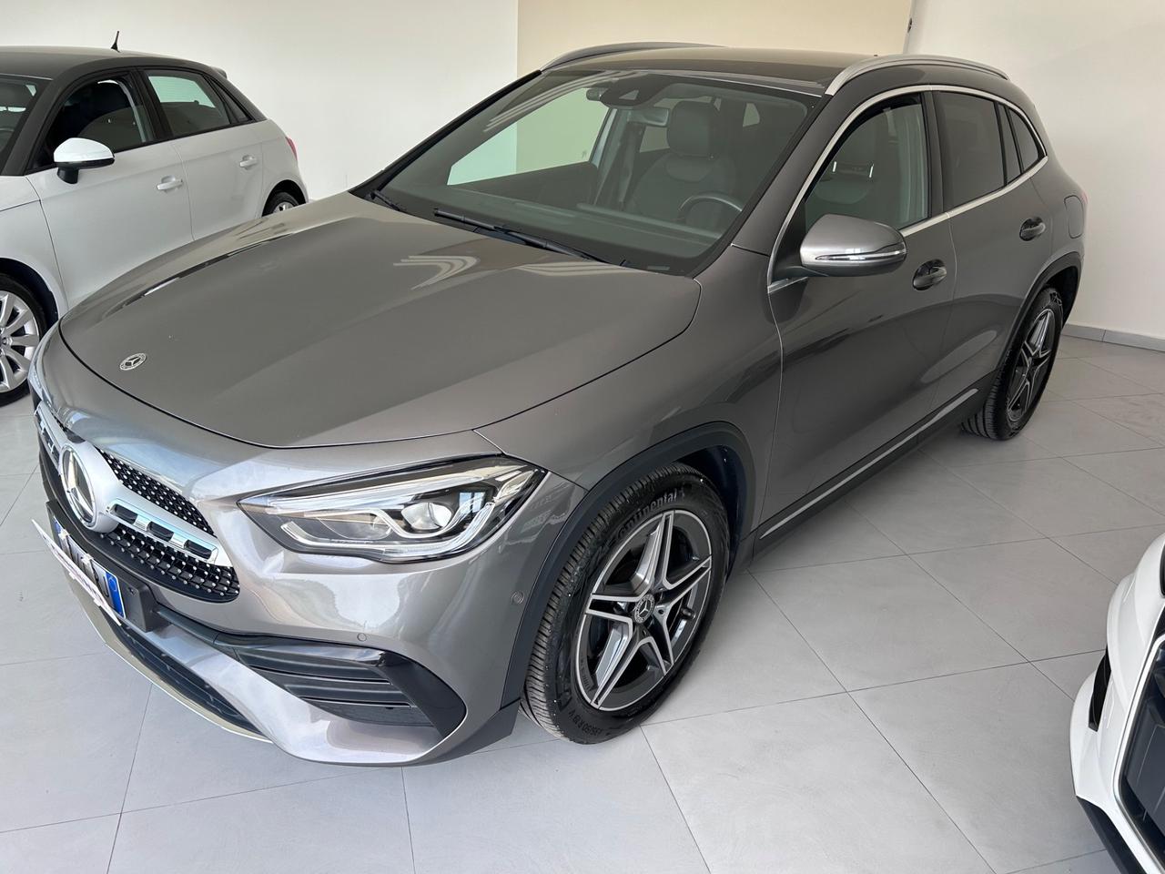 MERCEDES-BENZ GLA 200 d Automatic Premium