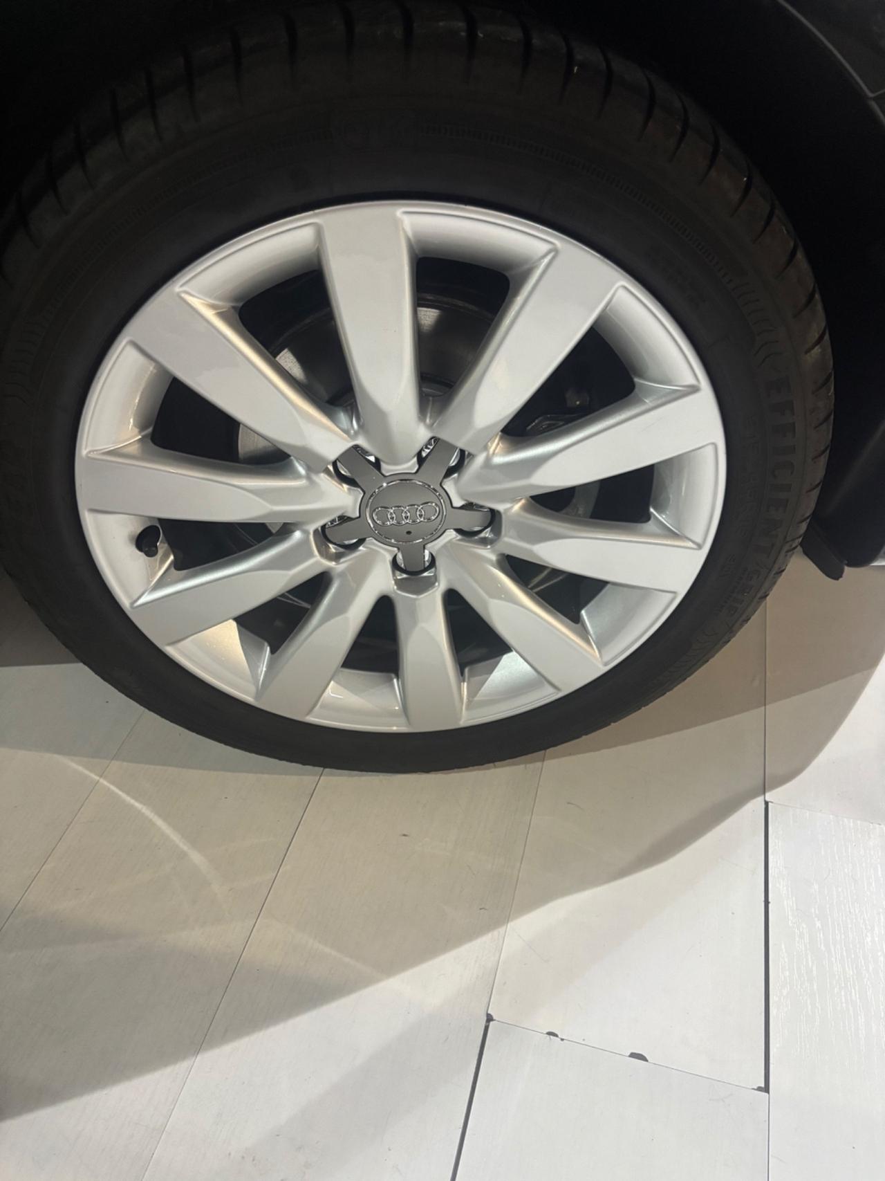 Audi A1 SPB 1.0 TFSI ultra solo 14.000 km