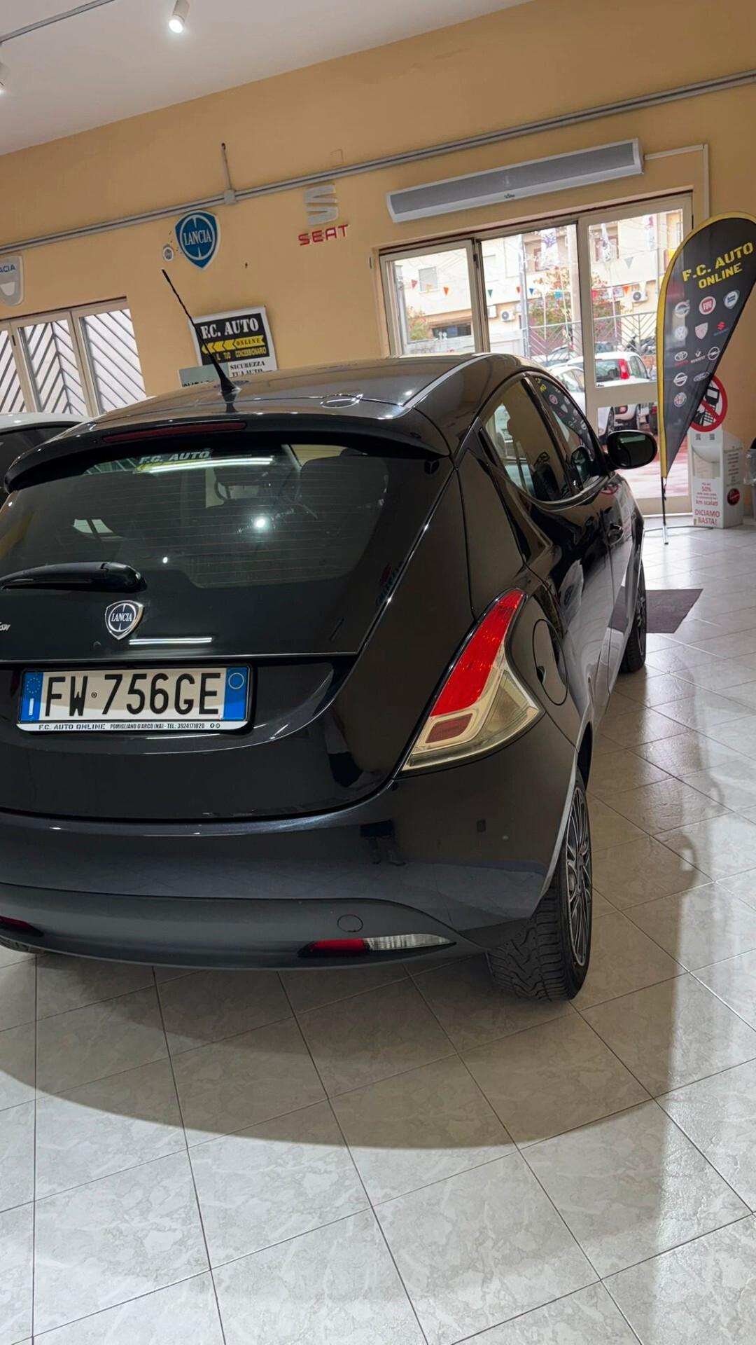 Lancia Ypsilon 1.2 69 CV 5 porte GPL Ecochic Elefantino Blu