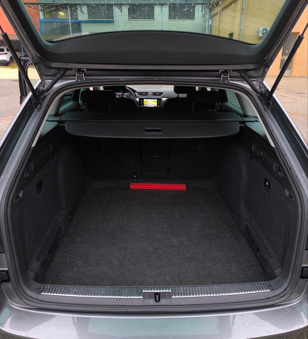 Skoda Superb 2.0 TDI EVO 150 CV SCR DSG Wagon Executive