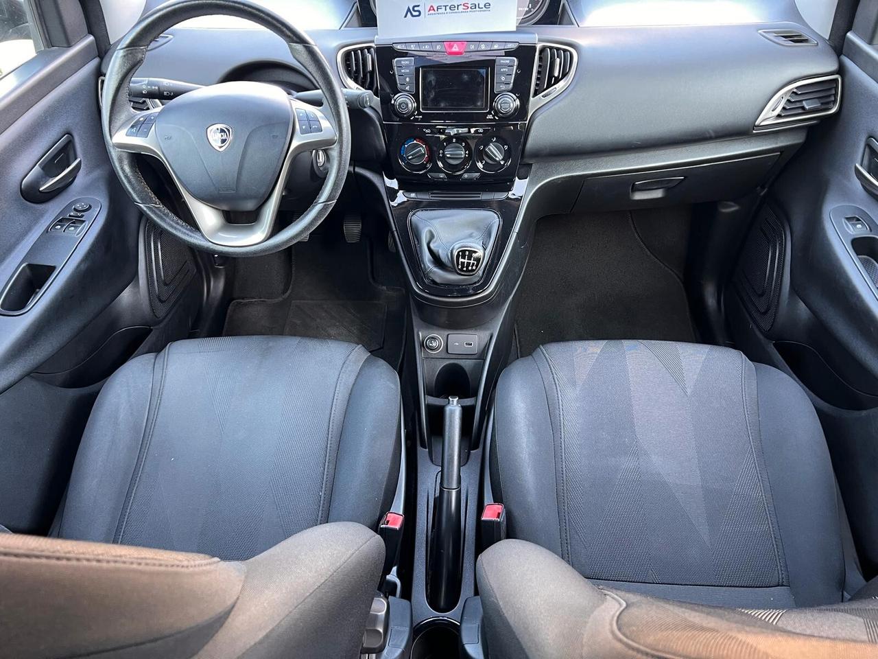 Lancia Ypsilon 1.0 FireFly 5 porte S&S Hybrid Ecochic Gold