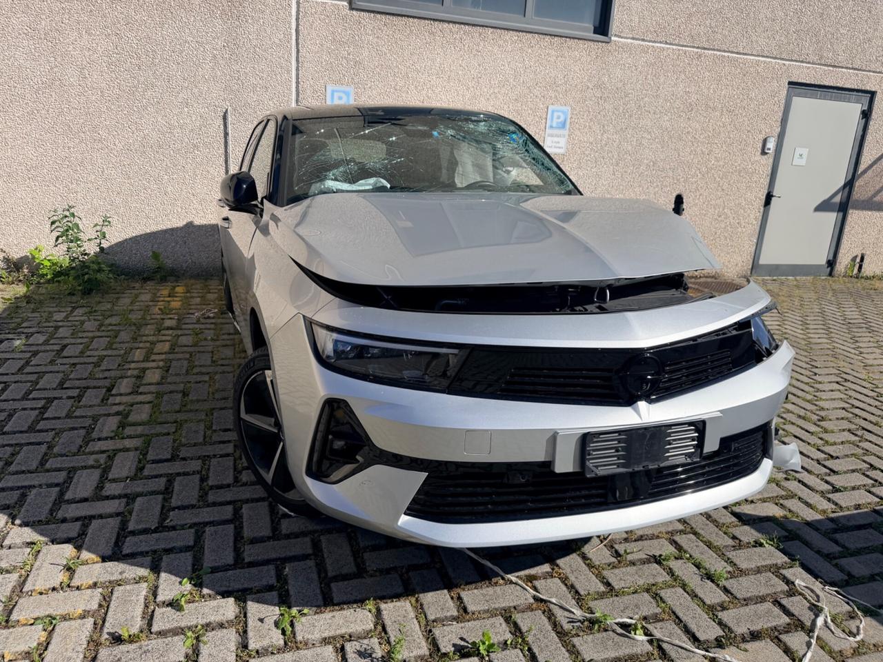 Opel Astra INCIDENTATA
