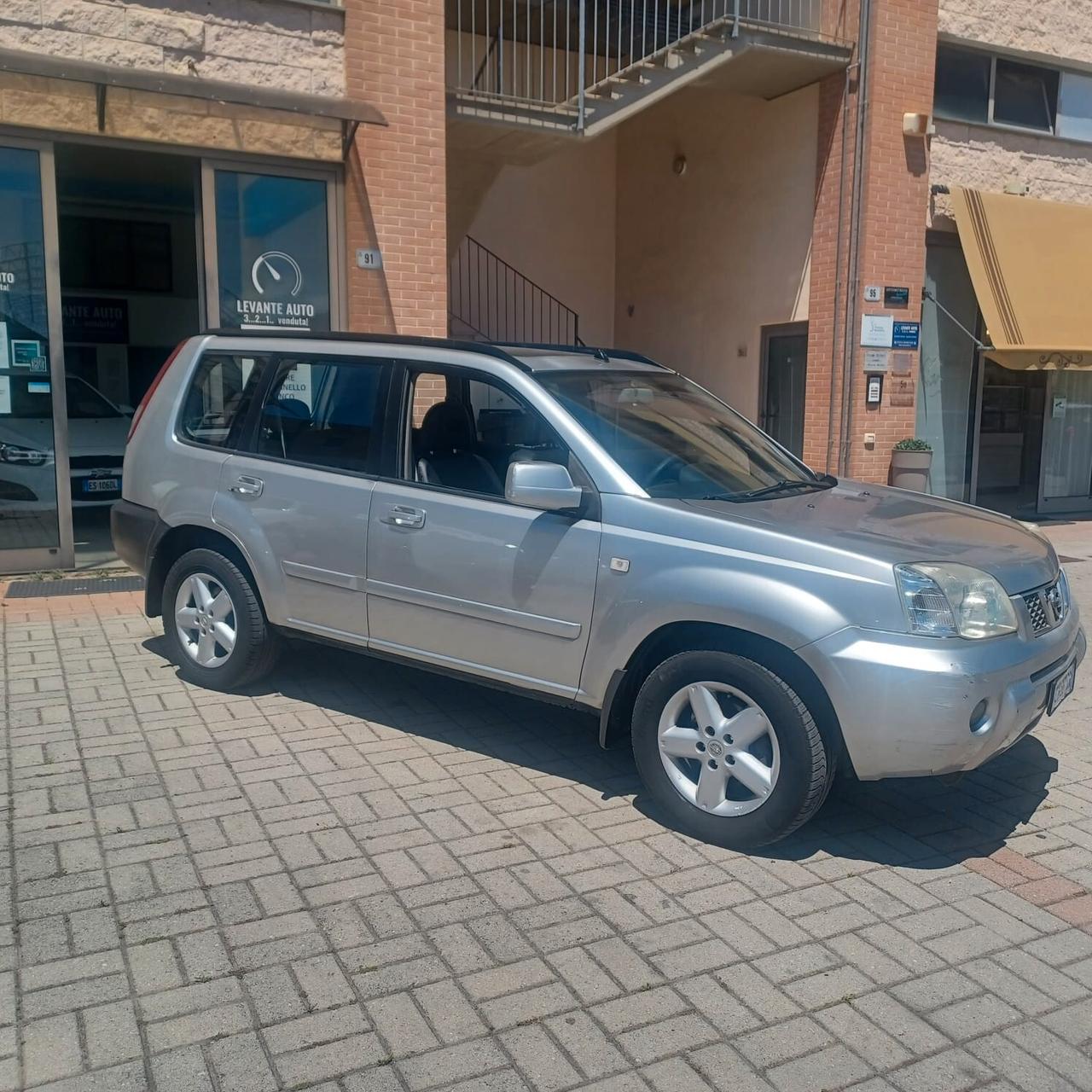 4X4 TETTO PANORAMICO X-TRAIL 2.0 BUONE CONDIZIONI