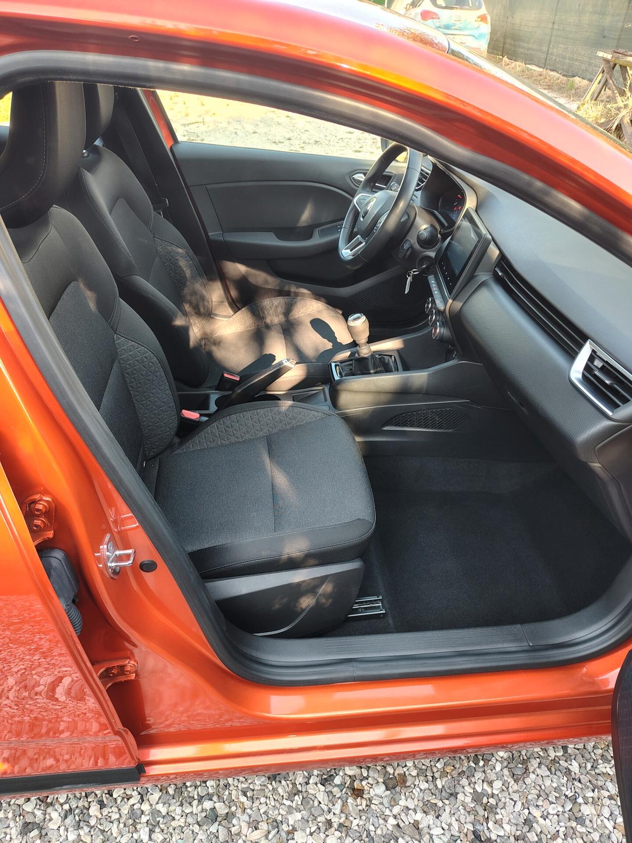 Renault Clio TCe 100 CV GPL 5 porte Equilibre N1 4 Posti Iva Esposta