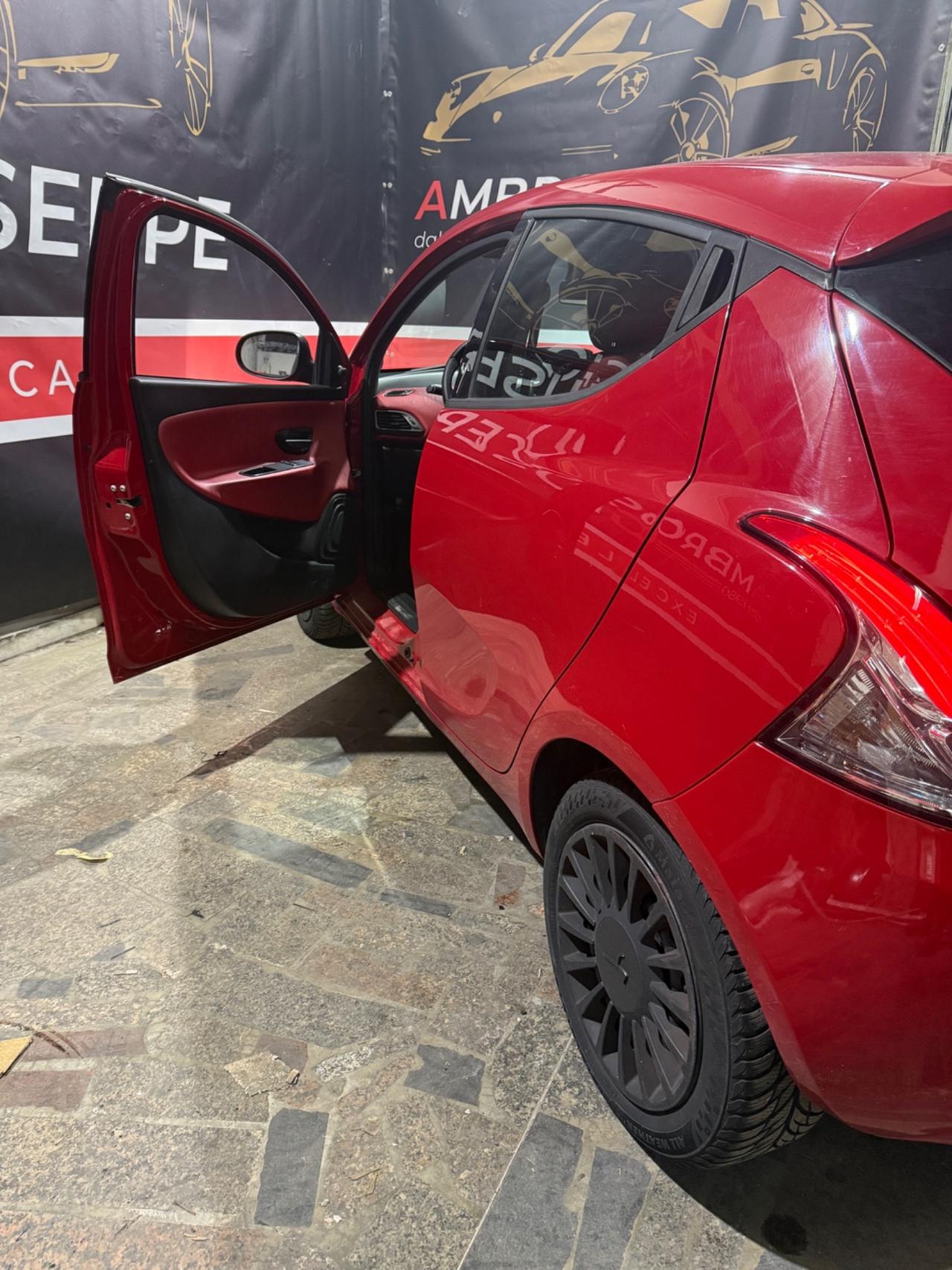 Lancia Ypsilon 1.2 69 CV 5 porte GPL Ecochic Gold