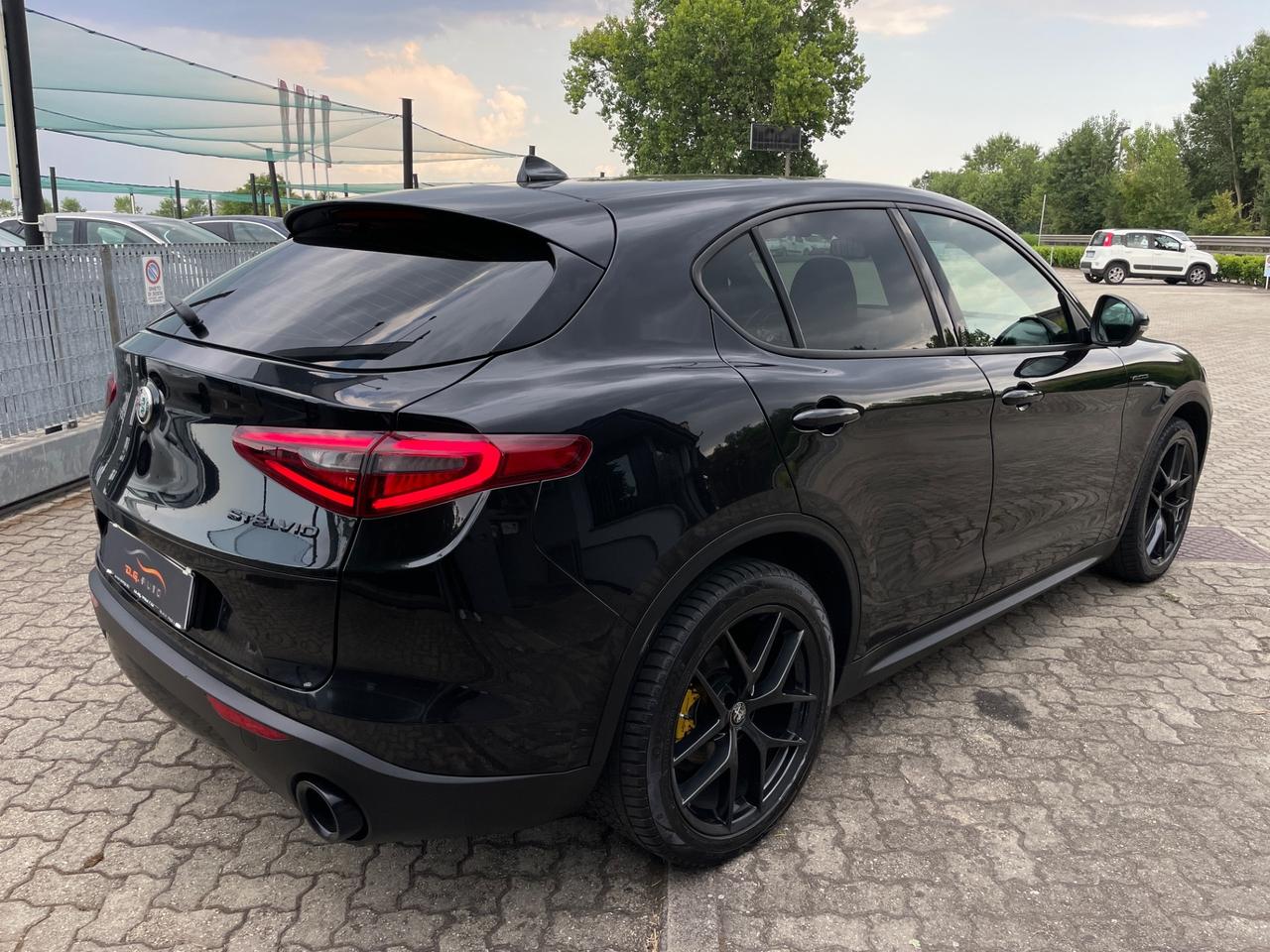 Alfa Romeo Stelvio 2.2 Turbodiesel 160 CV AT8 RWD Veloce
