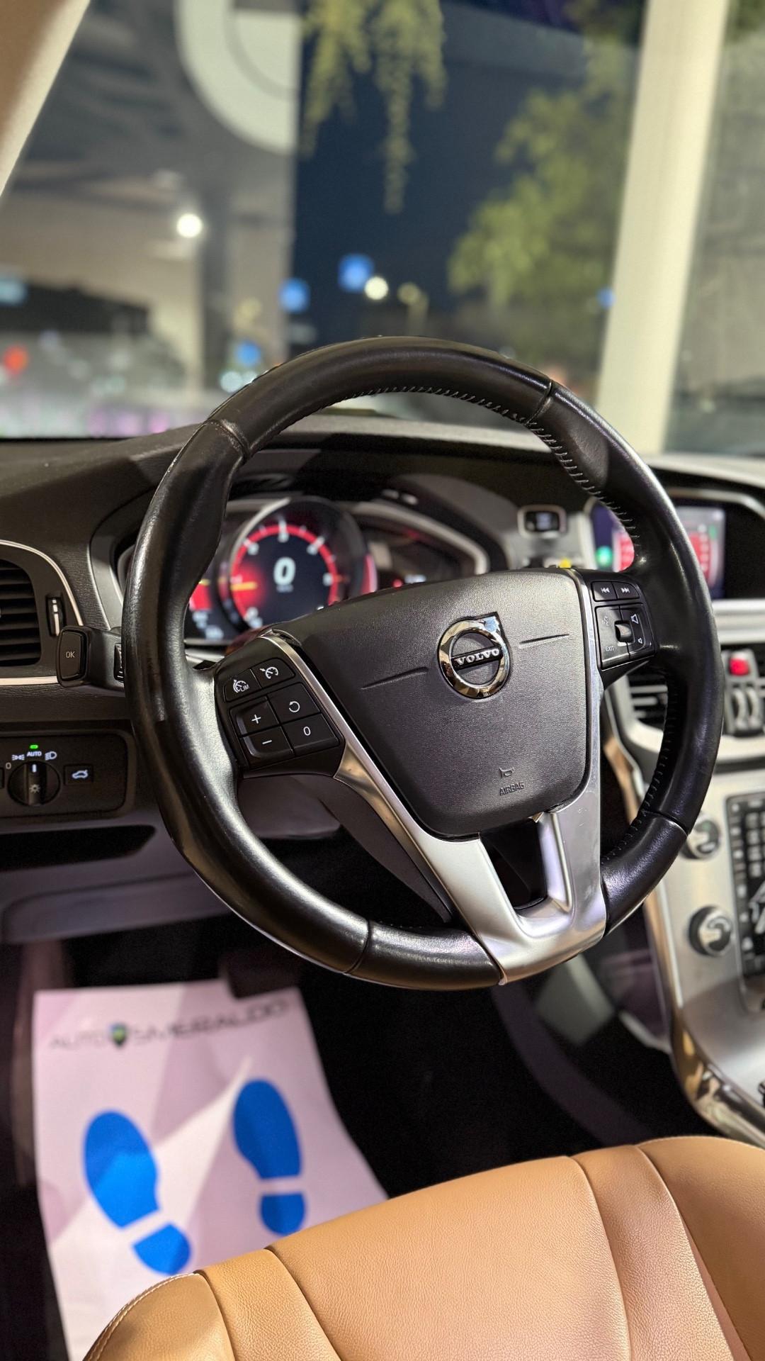 Volvo V40 D2 Geartronic R-design