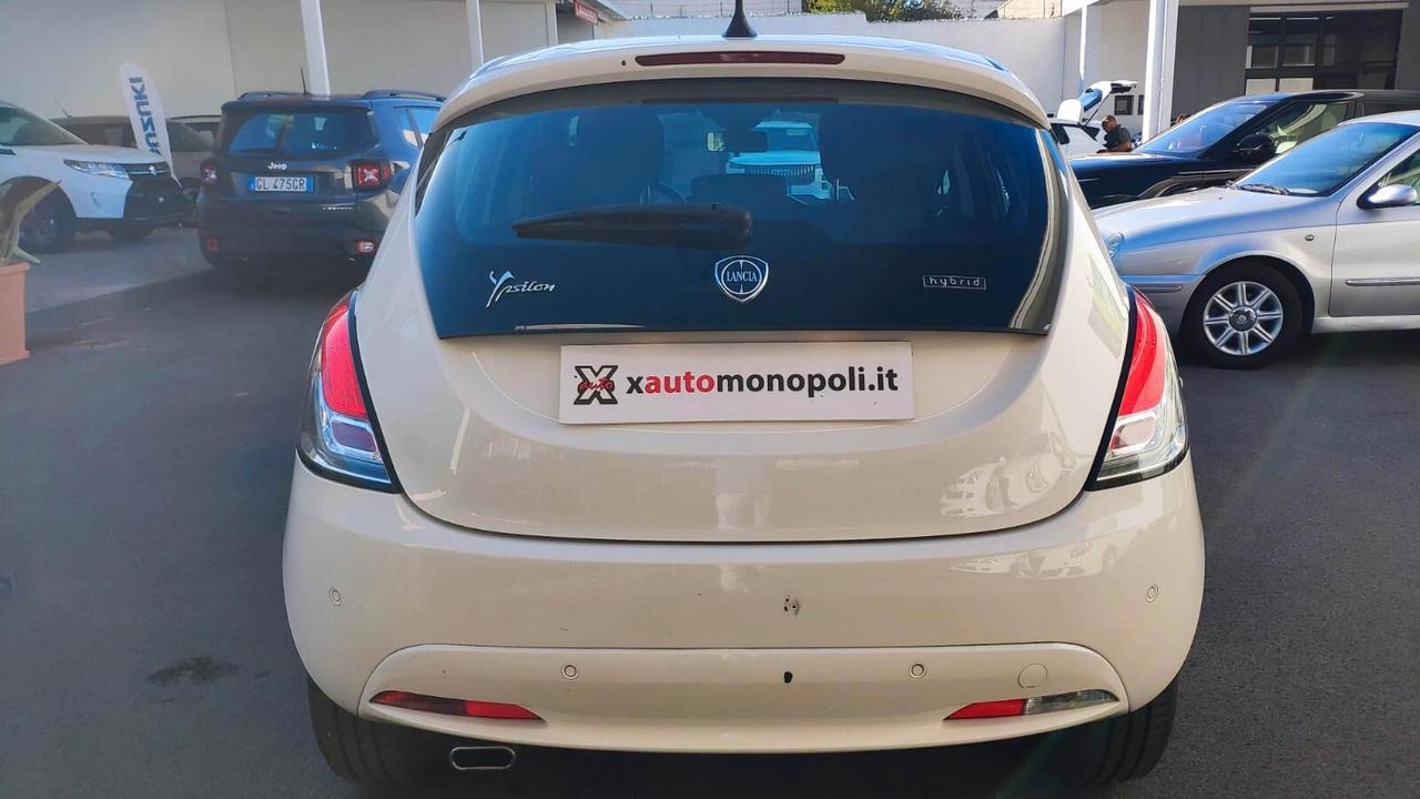 Lancia Ypsilon 1.0 FireFly 5 porte S&S Hybrid Gold