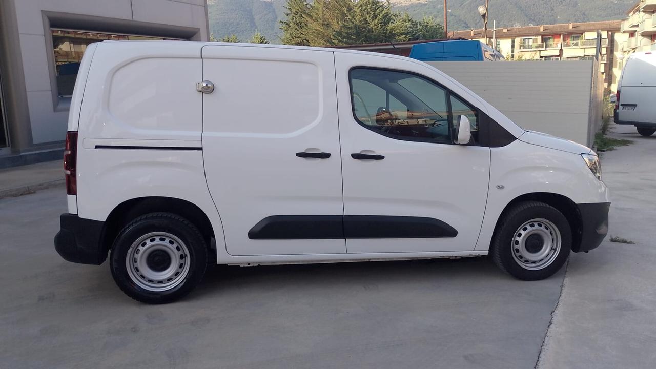 Opel Combo CARGO 4P VETT. FURGONATA 1.5 DIESEL 100CV EDITION L1 650 KG MT6