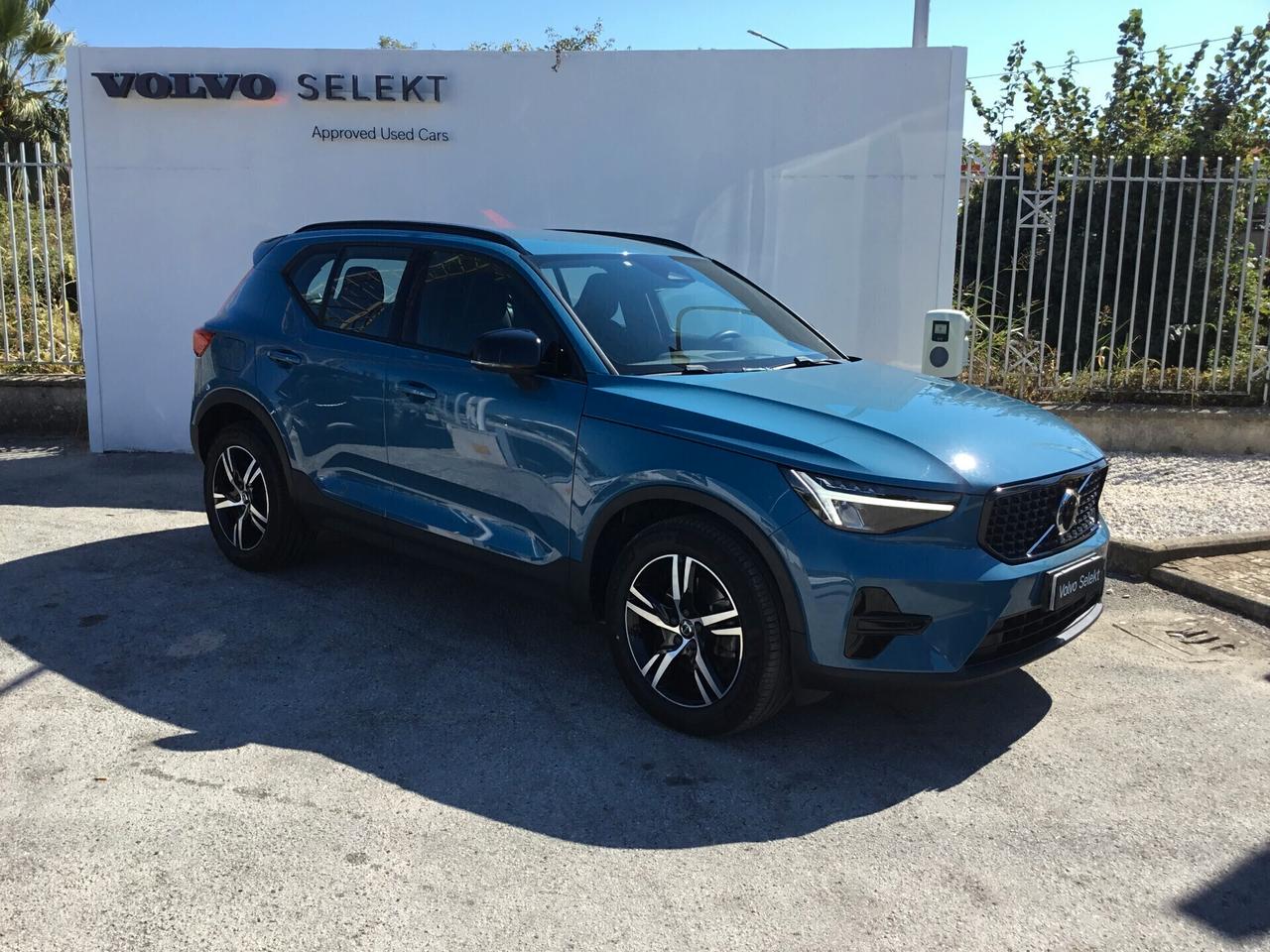 Volvo XC40 B3 automatico Plus Dark