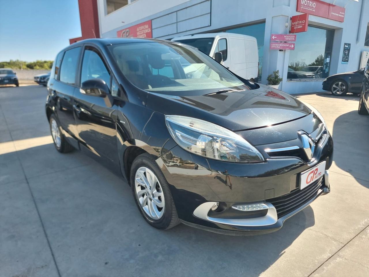 Renault Scenic Scénic XMod dCi 110 CV EDC Limited