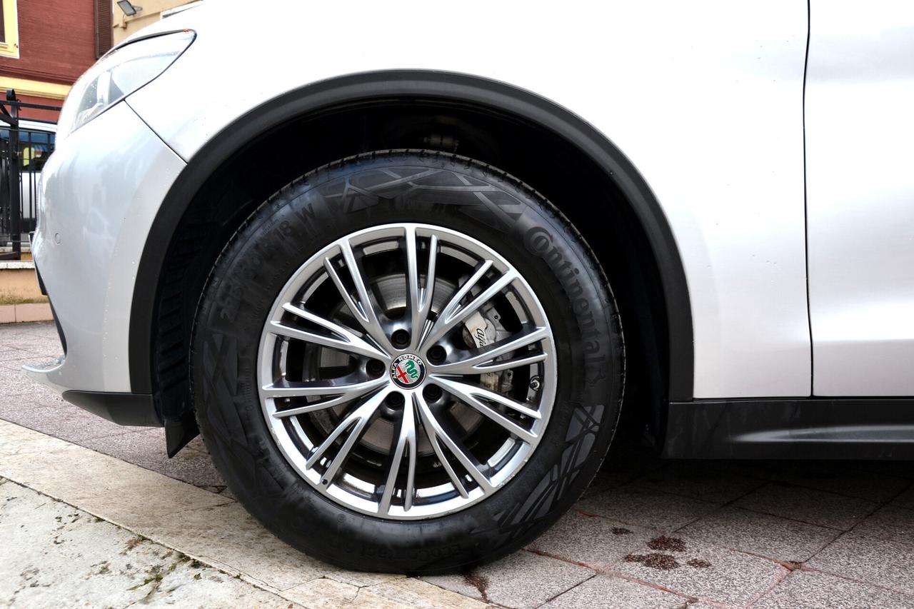 Alfa Romeo Stelvio 2.2 160CV AT8 *FULL LED+NAVI+PDC+RCAM+F1+PRIVACY*