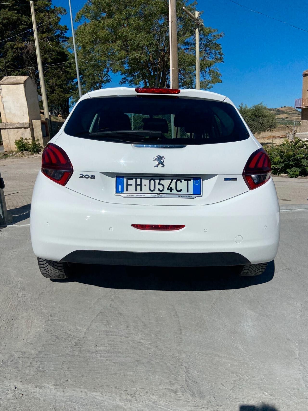 Peugeot 208 PureTech 82 5p. GPL Allure