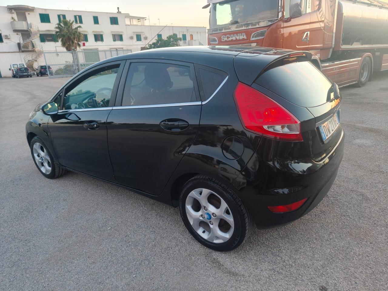 Ford Fiesta 1.2 Titanium 5p GPL