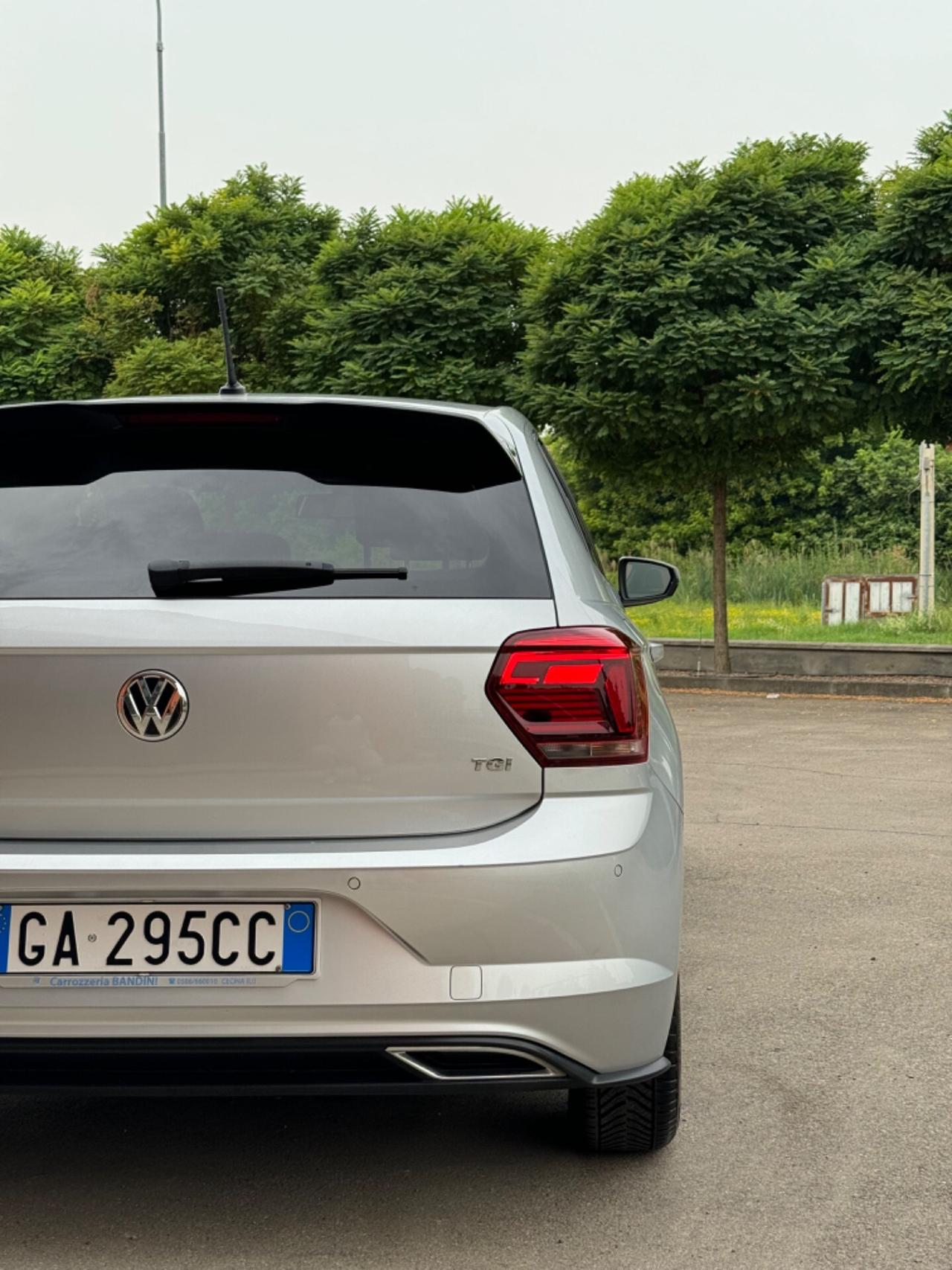 Volkswagen Polo 1.0 TGI 5p. R Line si neopatentati