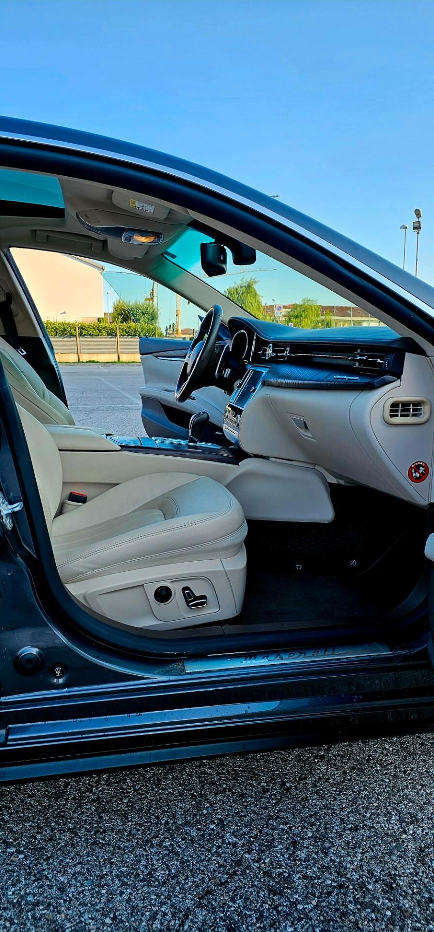 Maserati Quattroporte v6