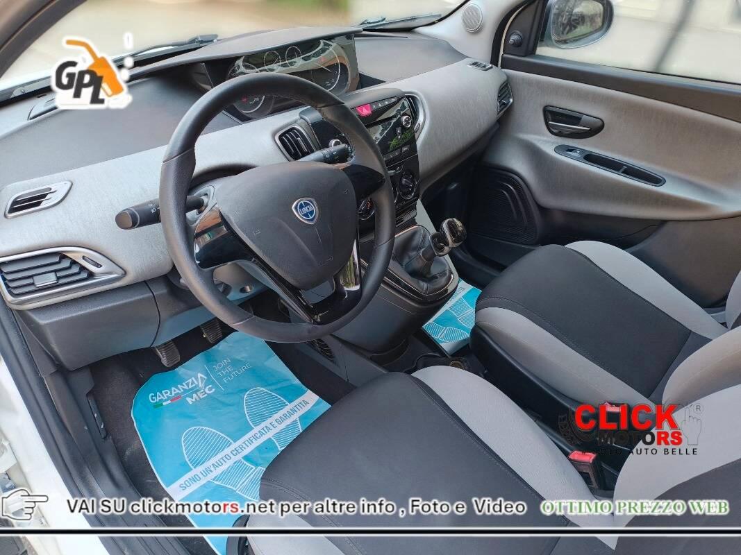 Lancia Ypsilon Ypsilon III 2013 1.2 8v Gold ecochic Gpl 69cv